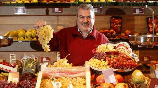 Luis Pacheco, propietario de Gold Gourmet, en su tienda de Platea Madrid