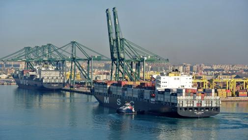 Vista de las instalaciones del puerto de Valencia