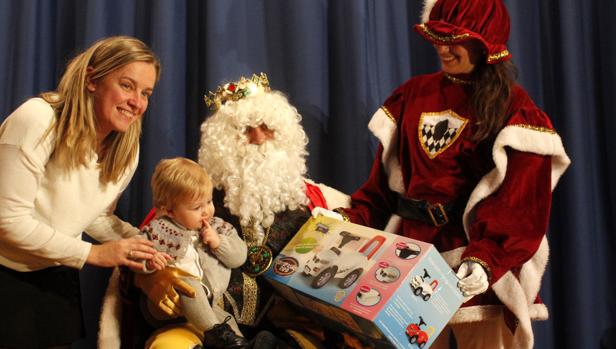 El Colegio de Médicos celebró su tradicional entrega de regalos