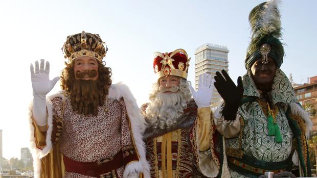 Imagen de archivo de los Reyes Magos llegando a Alicante