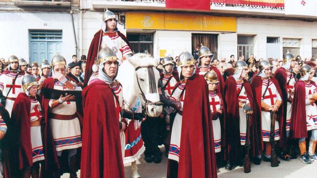 Los Moros y Cristianos de Valverde del Júcar viven su día grande