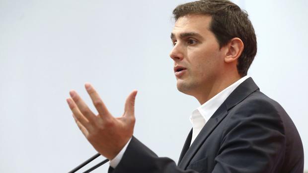 Rivera cree que el «compromiso político» de Rajoy es que este será su último mandato