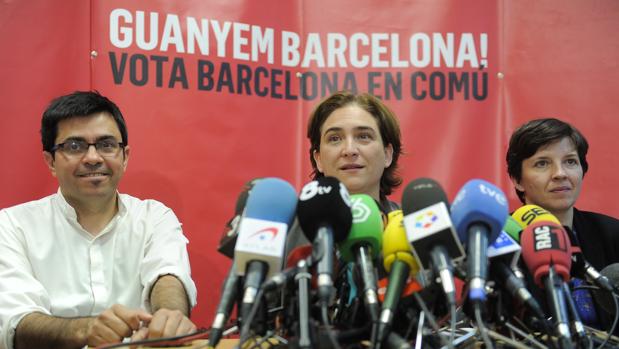 Pisarello, Colau y Ortiz en la campaña municipal de Guanyem Barcelona en 2015