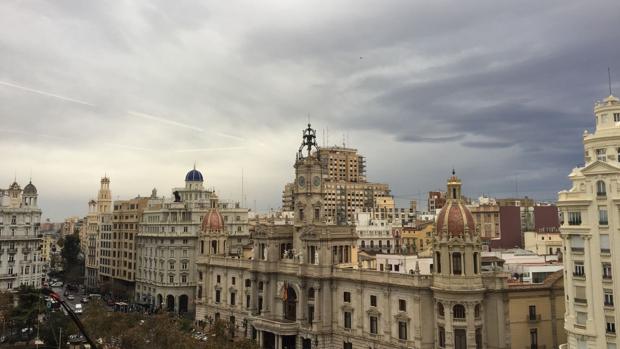 Imagen del cielo que cubre Valencia esta mañana