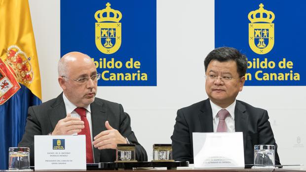 Antonio Morales y el mandatario municipal chino que ha visitado Gran Canaria de Chengdu