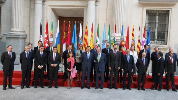 Rajoy quiere afianzar el diálogo territorial con una cumbre autonómica anual