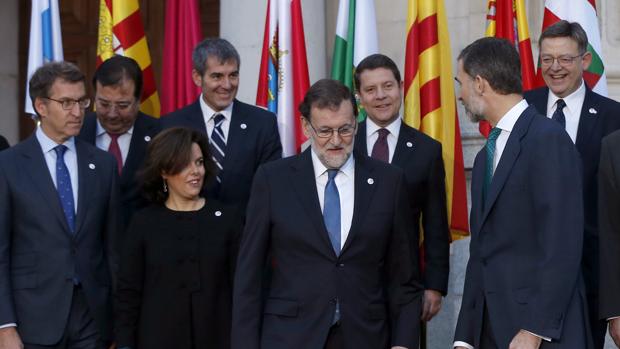 Rajoy ofrece «mano tendida y espíritu constructivo» al inicio de la Conferencia de Presidentes