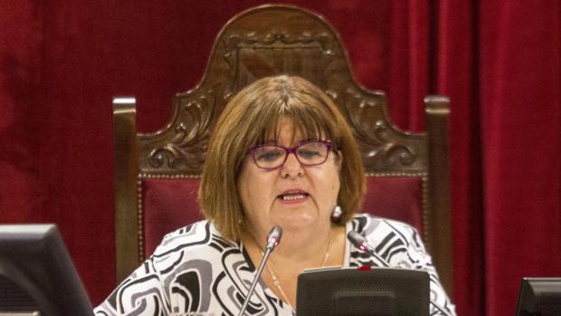 La presidenta del Parlamento balear, Xelo Huertas, fue expulsada del grupo de Podemos en la Cámara