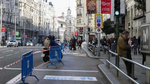 La zona que se habilitó en la Gran Vía para el paso de los peatones