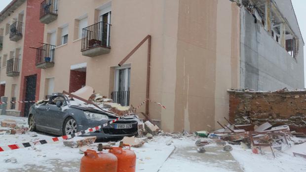 Cuatro heridos y 25 evacuados por una explosión de butano en un pueblo de Zaragoza