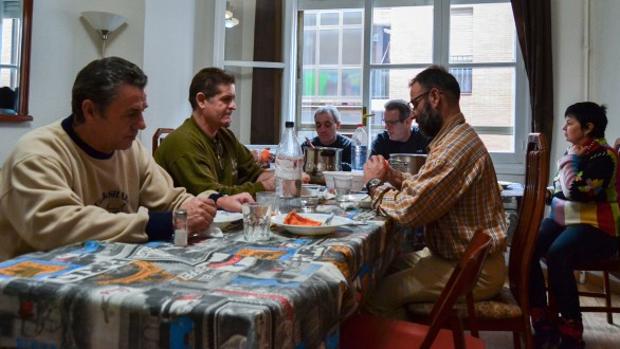 Una comida en la casa de acogida de Proyecto Gloria