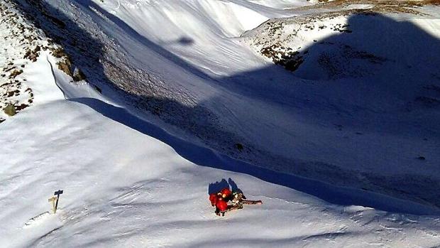 Protección Civil acude con un helicóptero para auxiliar a un montañero lesionado en el tobillo en Castro Valnera