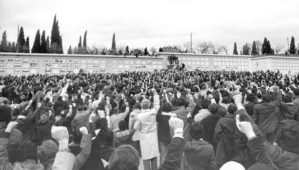 Imagen del entierro de los jóvenes asesinados en Atocha en 1977