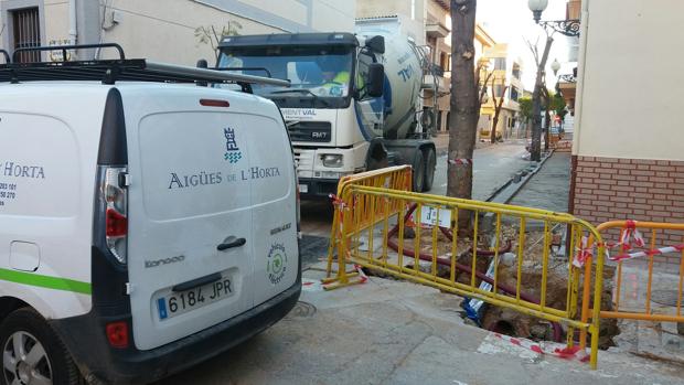 Imagen de las obras de renovación de la red de agua