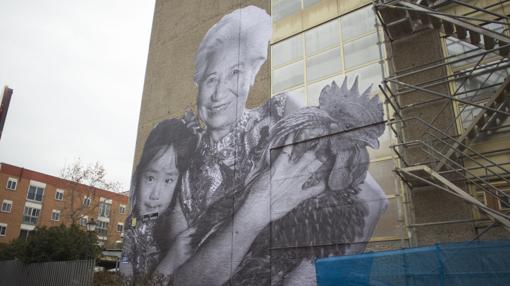 Uno de los cuatro murales de Juan Carlos Toro instalados sobre las paredes de edificios en Usera