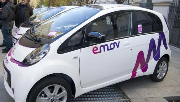 Emov crece ante el temor de Car2go: registra en Madrid cerca de 75.000 usuarios