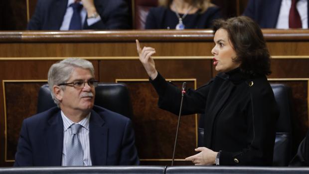 La vicepresidenta del Gobierno, Soraya Sáenz de Santamaría, ayer en el Congreso