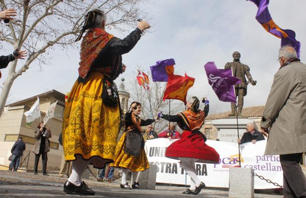 Acto de homenaje a los comuneros en la plaza de Padilla, en Toledo