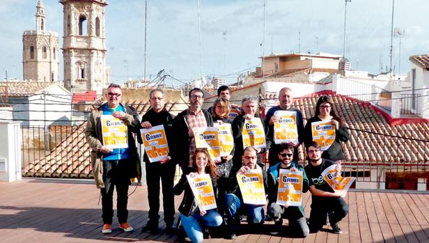 Imagen de Puig y Oltra durante la firma de la revisión del Acuerdo del Botánico junto al líder de Podemos, Antonio Montiel