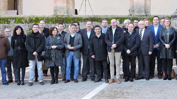 Algunos de los alcaldes socialistas de Albacete y Jaén, durante la concentración