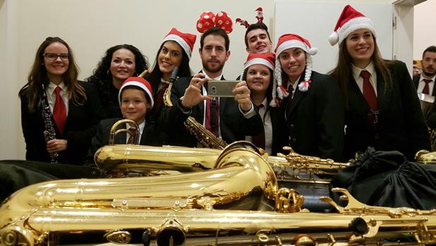 Miembros de la Banda Joven Diego Ortiz las pasadas Navidades