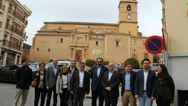 El consejero de Sanidad, el portavoz, el alcalde de Hellín y otros responsables municipales