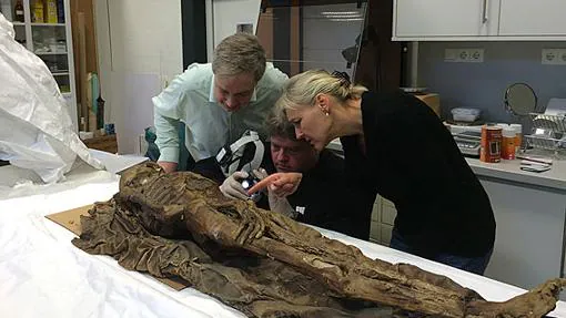 Autopsia una momia canaria