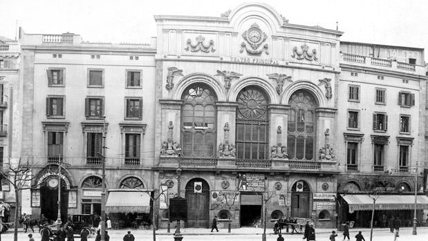 Fachada del Teatre Principal en 1915