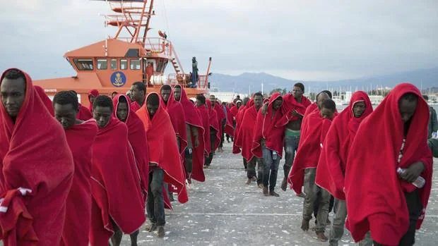 Rescatados 59 inmigrantes a 302 kilómetros de las costas de Gran Canaria