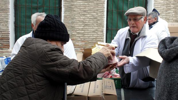 Comerciantes del barrio de Santa Teresa se vuelcan con los pobres