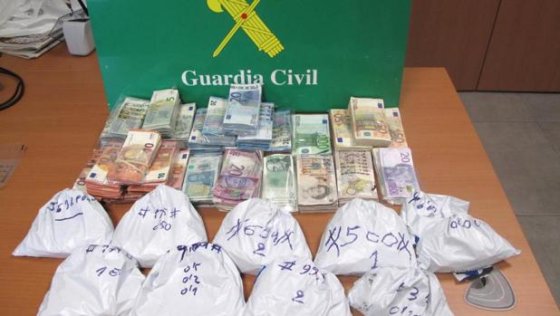 Pretendía volar a Sevilla con 39.000 euros de Ryanair