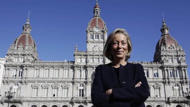 Rosa Gallego, portavoz del PP en La Coruña, el pasado viernes frente a María Pita