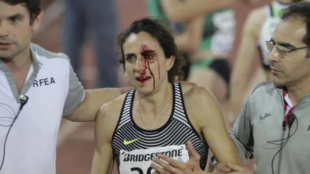 Nuria Fernández protagonizó la anécdota de los últimos campeonatos de España al caerse en la carrera de 1.500 metros y sufrir uina brecha de la que sangró abundantemente