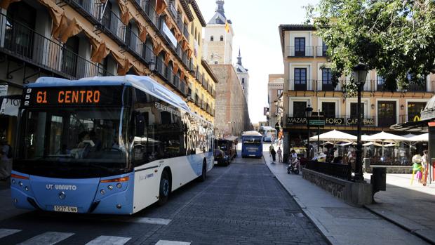 Los autobuses urbanos de Toledo serán blancos y morados