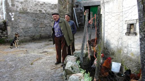 Ancianos en A Veiga (Orense)