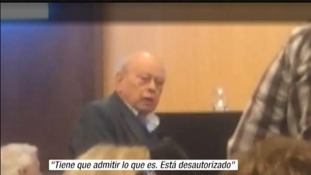 Jordi Pujol se queda solo en una charla nacionalista al tomar la palabra: «Está desautorizado»