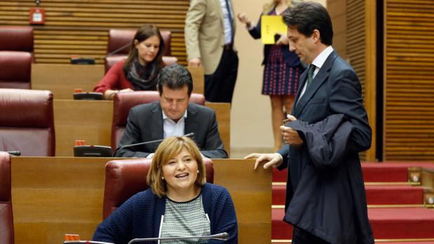 Isabel Bonig y Vicente Betoret, en las Cortes, en una imagen de archivo