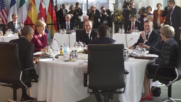 Rajoy pedirá hoy «más y mejor Europa» en Versalles