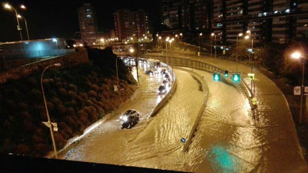 Acceso a la ciudad de Alicante desde la carretera de València, por la avenida de Dénia