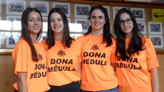 Susana Crisol, Chelo Gómez, Sara Valero y Ángela Velasco, las alumnas de Bachillerato del Colegio Sagrada Familia de Burgos implicadas en la campaña