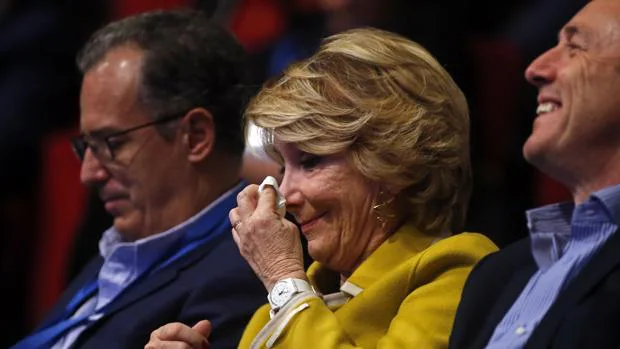 Esperanza Aguirre, emocionada en el congreso del PP de Madrid