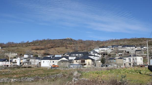 Vista general de la aldea de Castiñeiras, en la provincia de Orense