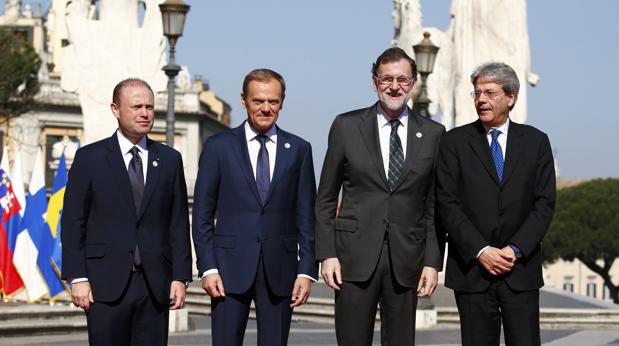 El presidente Rajoy, recibido por el primer ministro italiano, Paolo Gentiloni, en Roma