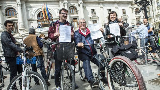 Joan Ribó usó 127 veces el coche oficial en su primer año completo como alcalde