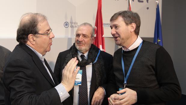 Javier Lacalle (en la imagen, junto a Juan Vicente Herrera y Agustín Díaz de Mera), presidirá el Congreso Regioanl del PP