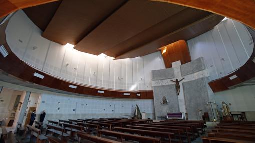 Interior de la parroquia Beata María Ana Mogas