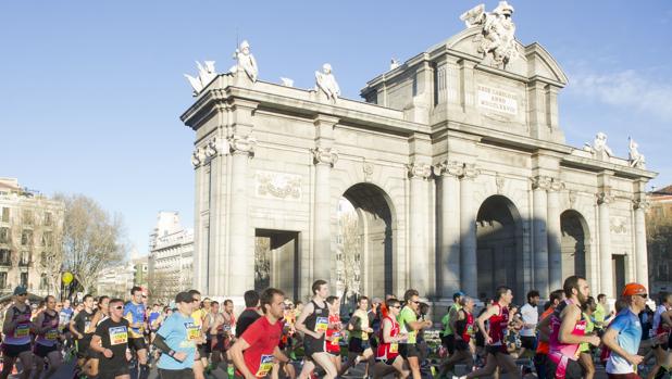 Cerca de 25.000 corredores participan en el Medio Maratón de Madrid