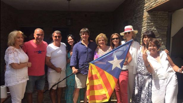 Imagen de archivo de Rahola con Puigdemont y Laporta, entre otros, en una fiesta separatista