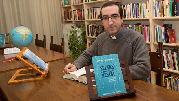 Un sacerdote experto en sectas pide la suspensión de un acto sobre la videncia en un espacio municipal