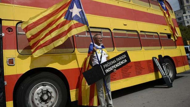 Un manifestante independentista, durante la Diada de 2015 en Barcelona